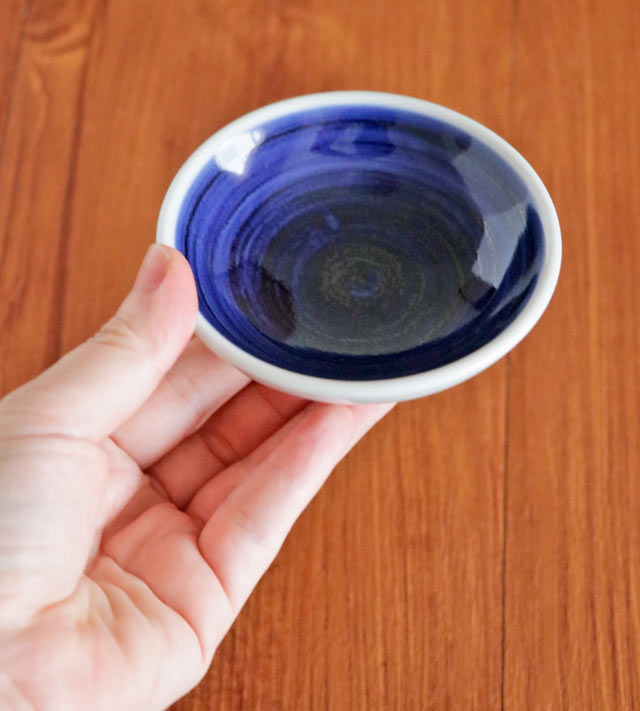 豆小皿を手に持ったサイズ感のイメージ