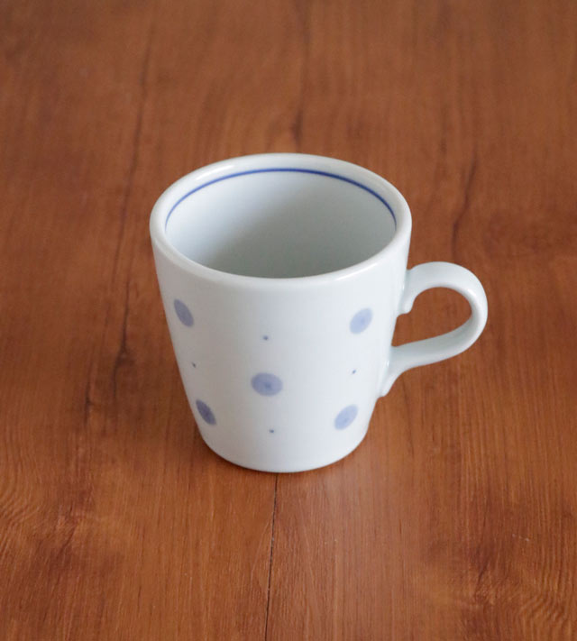 水玉ドットのモーニングカップ