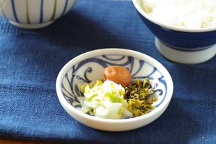 和食器・砥部焼　からくさの小皿(3,5寸)