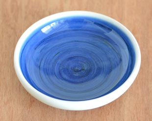 砥部焼・梅山窯 藍色の小皿(3.5寸)