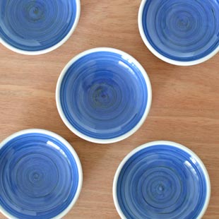 砥部焼・梅山窯 藍色の小皿(3.5寸)を並べて