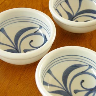 梅山窯 内からくさの玉ぶち鉢(4寸)