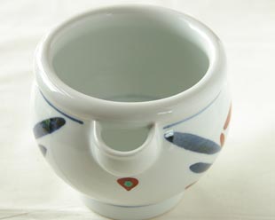 砥部焼 あか花のガラ入れの片口部分
