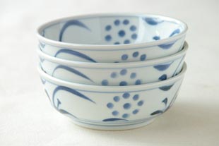 砥部焼・梅山窯 太陽の多用鉢を重ねて