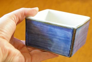 砥部焼・梅山窯 藍色の角鉢