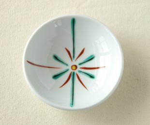 砥部焼 豆小皿(はなび)を上から見たところ