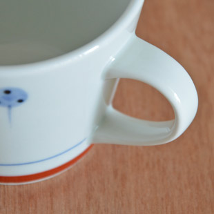砥部焼・梅山窯 たんぽぽのコーヒーカップの持ち手