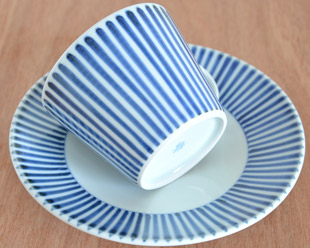 砥部焼・梅山窯 とくさ柄のコーヒーカップ