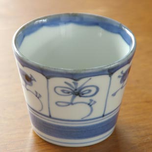 砥部焼　縁なずなのそばちょこ