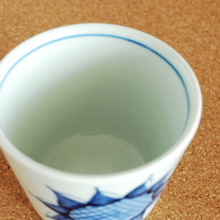 砥部焼・梅山窯 ひまわりのそばちょこを上から見て
