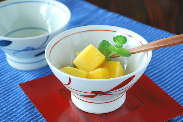 砥部焼 赤笹の茶碗(小)