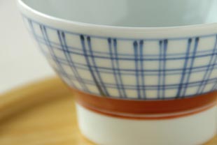 砥部焼 格子もようの茶碗(小)