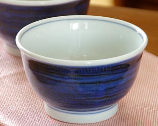砥部焼 藍色の高台碗