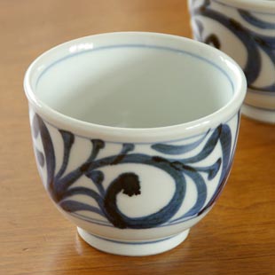梅山窯　からくさの湯呑