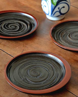 香川漆器　三日月朱の茶托
