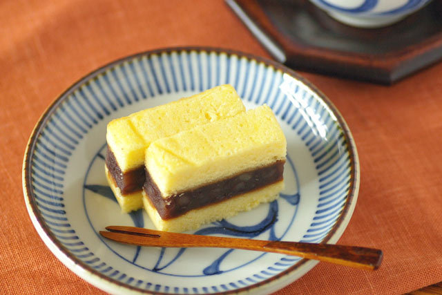 和食器・砥部焼 とくさ内唐草の取皿(4,6寸)