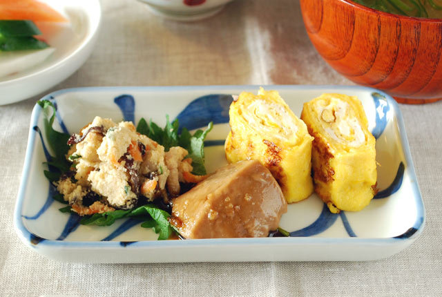 和食器・砥部焼 からくさの長角皿(5.2寸)