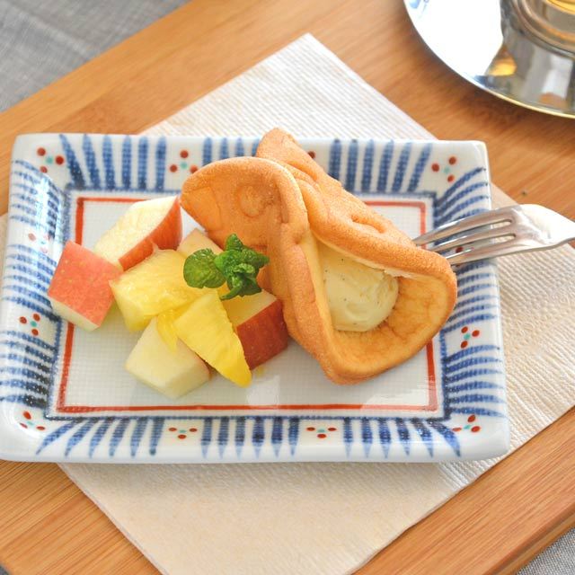 和食器・砥部焼 とくさみつ紋の布目角皿(4.6寸)