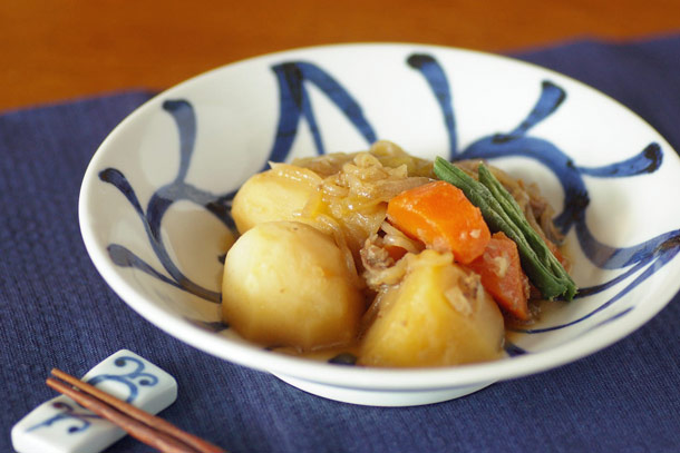 和食器・砥部焼 みつからくさの反鉢(6寸)