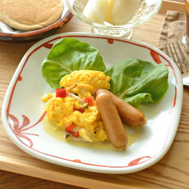 和食器・砥部焼 とくさみつ紋の角丸布目皿(6寸)