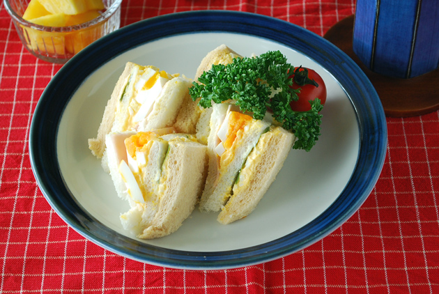 和食器・砥部焼 ふち藍色の縁付皿