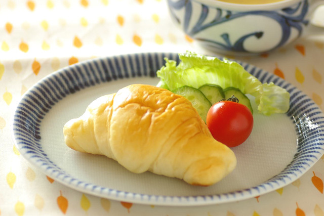 和食器・砥部焼 とくさ柄の布目小判皿