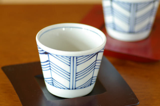 和食器・砥部焼 矢羽根のそばちょこ