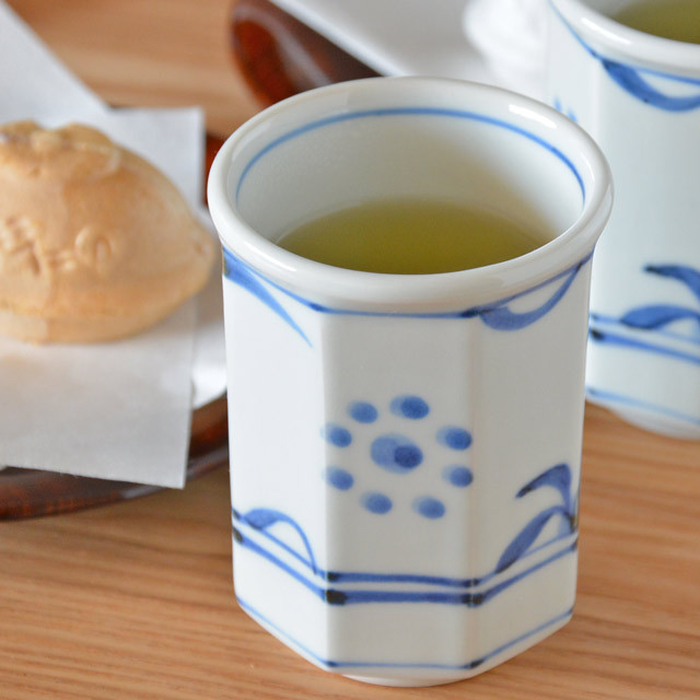 和食器・砥部焼 太陽柄の八角湯呑(中)