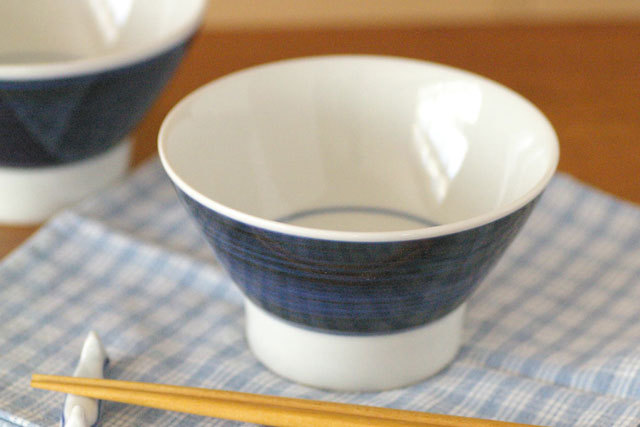 和食器・砥部焼 藍色の茶碗(大)