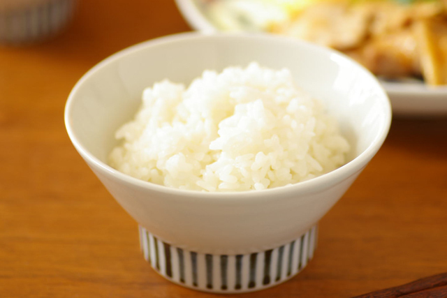 和食器・砥部焼　十草柄の茶碗(大)