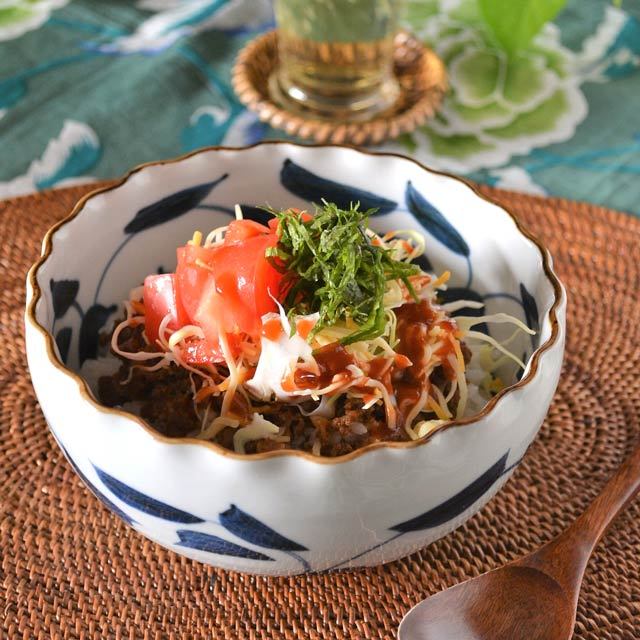 和食器・砥部焼 唐草の波口ボール(5寸)