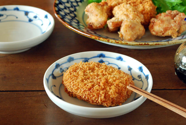 和食器・砥部焼 からくさ模様の小皿(4寸)