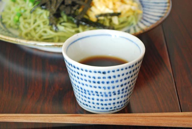 和食器・砥部焼 ドット模様のそばちょこ