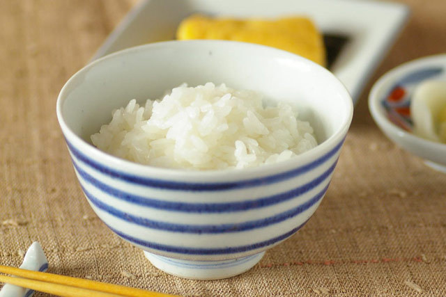 和食器・砥部焼 こま文の茶碗