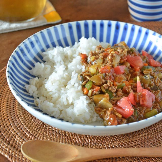 和食器・砥部焼 ふちとくさの深皿(7.5寸)