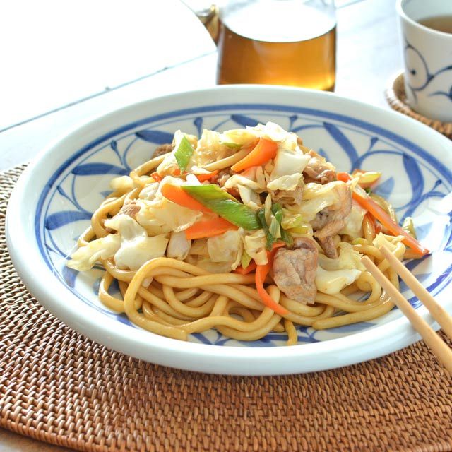 和食器・砥部焼 ライカ紋の玉ぶち皿(8寸)