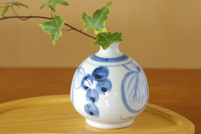 和食器・砥部焼 葡萄のぷっくり花器