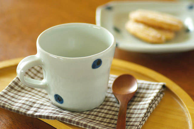 和食器・砥部焼 水玉もようのマグカップ(小)