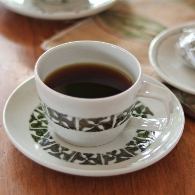 和食器・砥部焼 和紋のコーヒーカップ