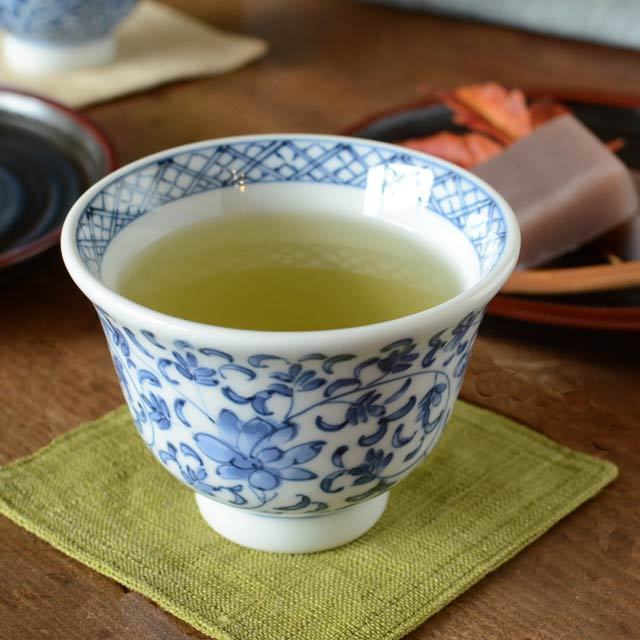 和食器・砥部焼 菊唐草の反湯呑
