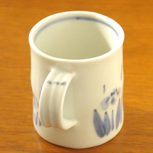 砥部焼・森陶房 あやめのマグカップの持ち手