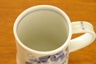 砥部焼・森陶房 ぶどうのマグカップを上から見て