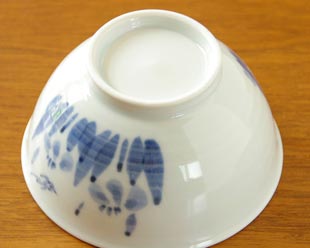 砥部焼・森陶房 あやめの茶碗の底面