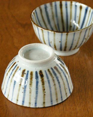 砥部焼・森陶房　麦わらの茶碗の底面
