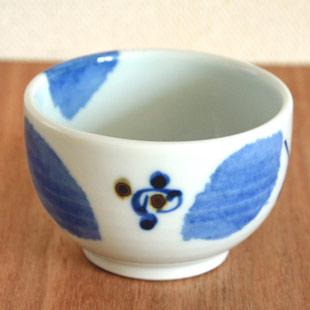 砥部焼 ブルー木の葉の湯呑