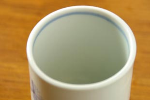 砥部焼・森陶房 たんぽぽの筒湯のみ(大)を上から見て