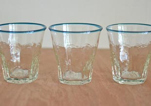 吹きガラス・村上恭一 青巻タンブラーを並べて