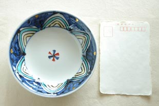 いろえ金彩の深皿 はがきと比較
