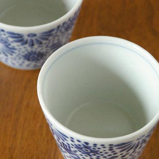 砥部焼・中田窯 古布文のそばちょこを上から見て