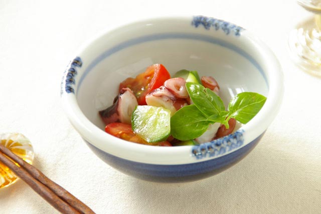 砥部焼・向井窯　ギザギザ小鉢（3,5寸）